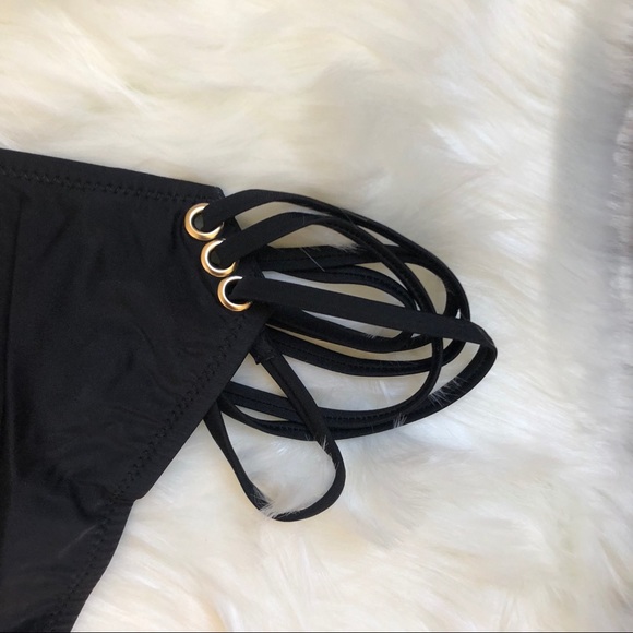 👙OFF-SHOULDER LACE UP BIKINI 👙 - Picture 4 of 5